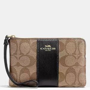 COACH Signature corner zip wristlet New with tags